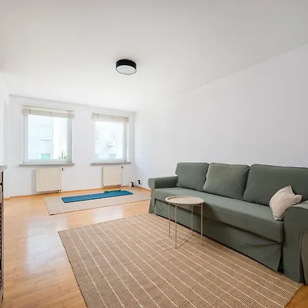 Metro Stoklosy Homely By Bookinghost شقة